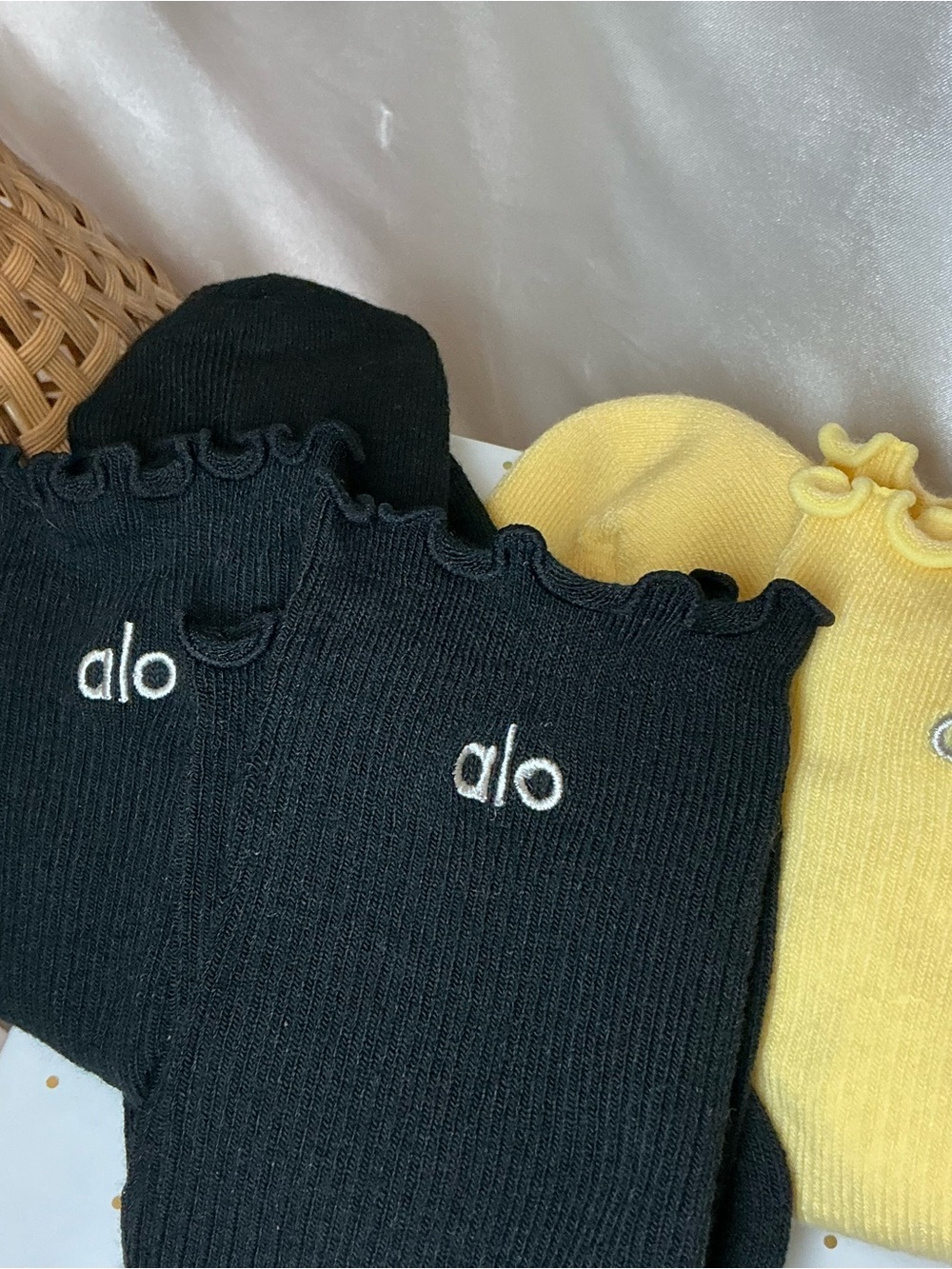 NWOT Alo Yoga Lettuce Edge Socks Black White Yellow Pink - Picture 2 of 7